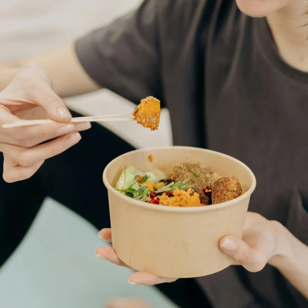 pexels-mikhail-nilov-6740511